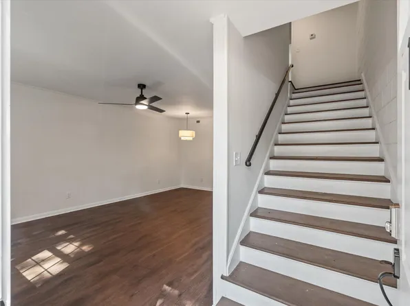 12 Grove St, Charleston, SC 29403