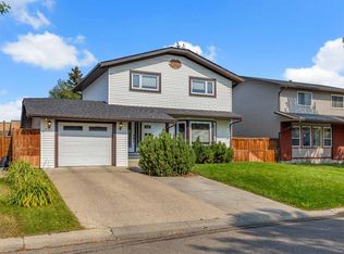 136 N Castleglen Way NE, Calgary, AB T3J 1T3