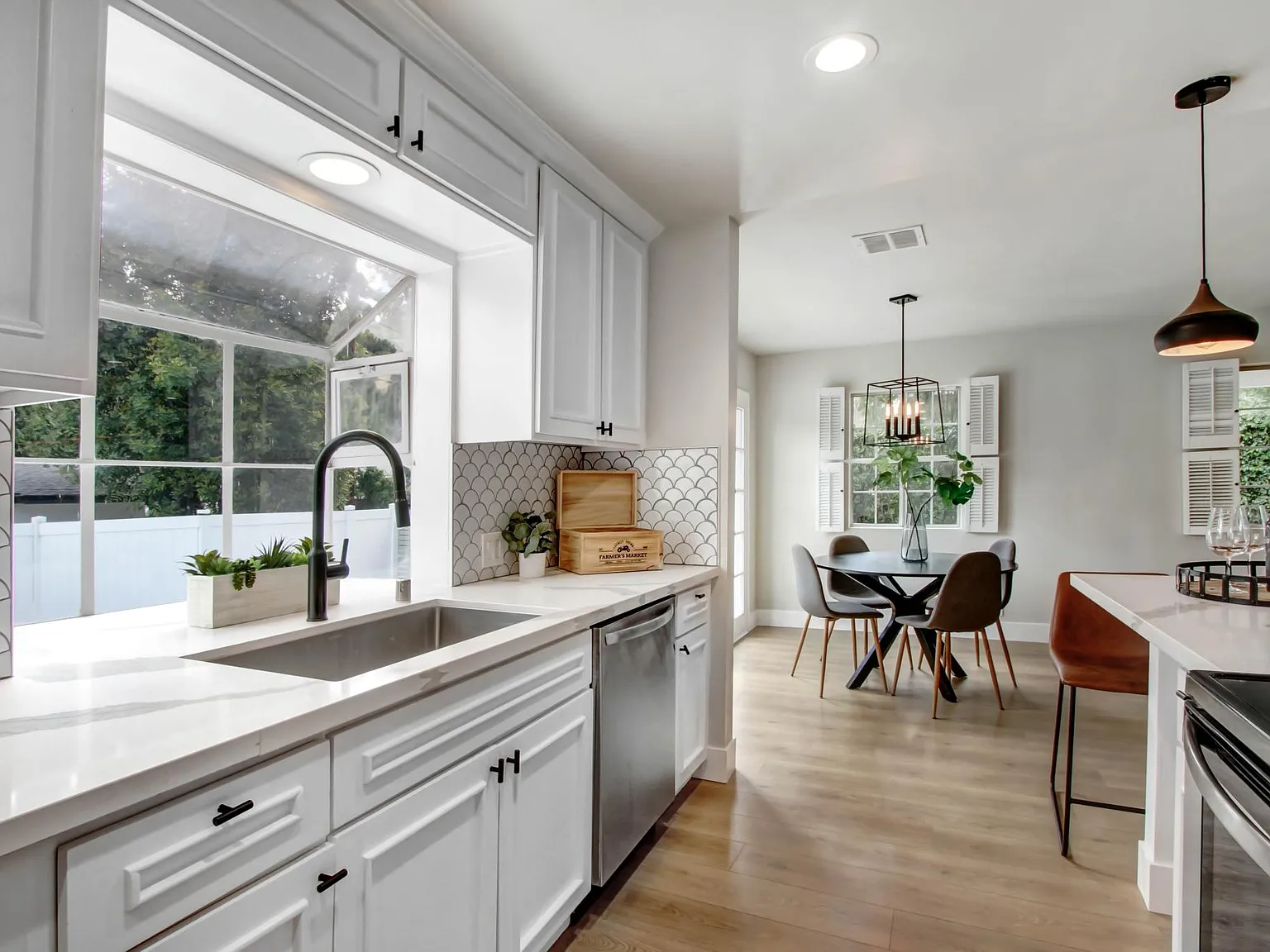 5302 Tendilla Ave — Photo 4
