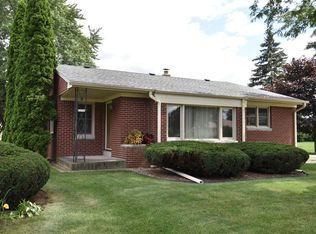 3656 S 157th St, New Berlin, WI 53151