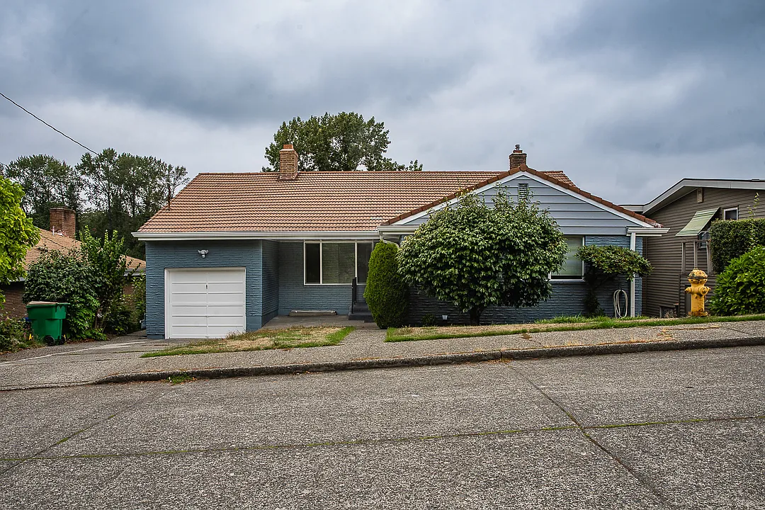 6 bed, 2900 sqft, $4,800 — Photo 1