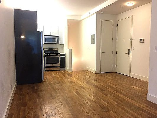 2nd image of 91 Varet St APT 1B