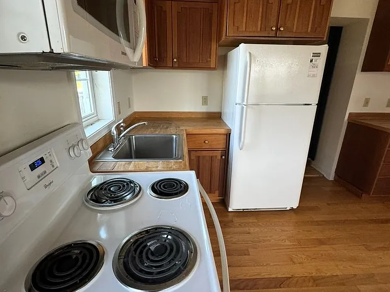 31 Sumner Ln #F — Photo 3