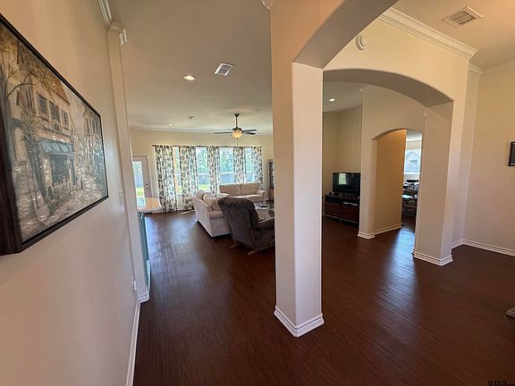 3rd image of 21547 Castle Rock Cir