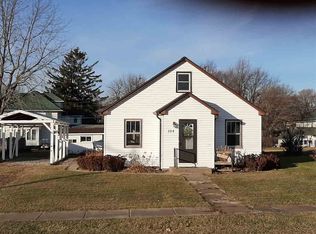 104 N Davis St, Keota, IA 52248