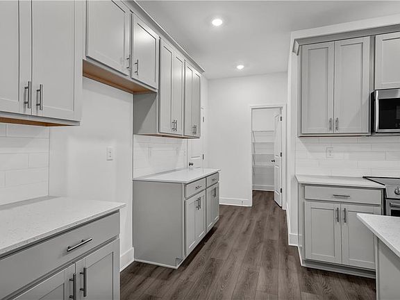 4th image of 121 Armory Creek Dr