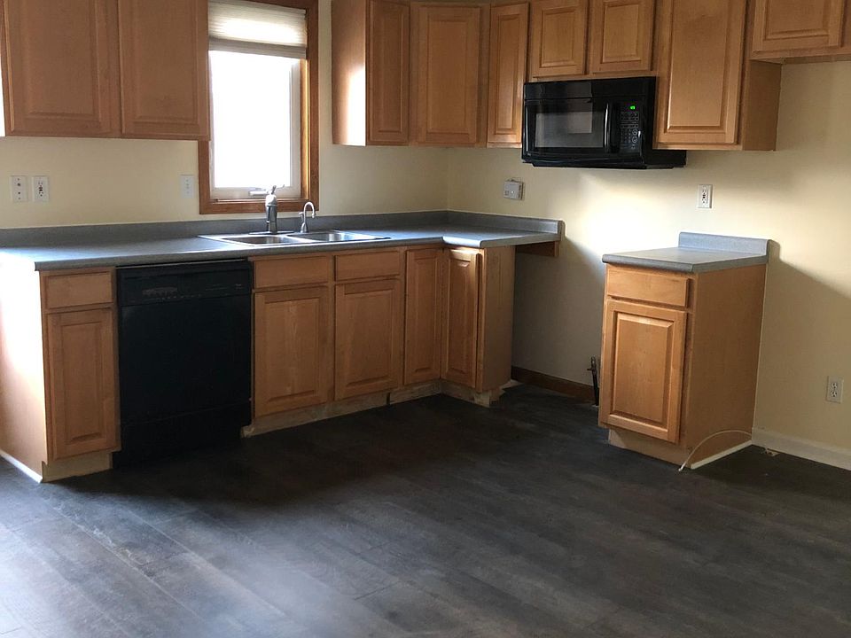 All appliances included, they just need to be installed.