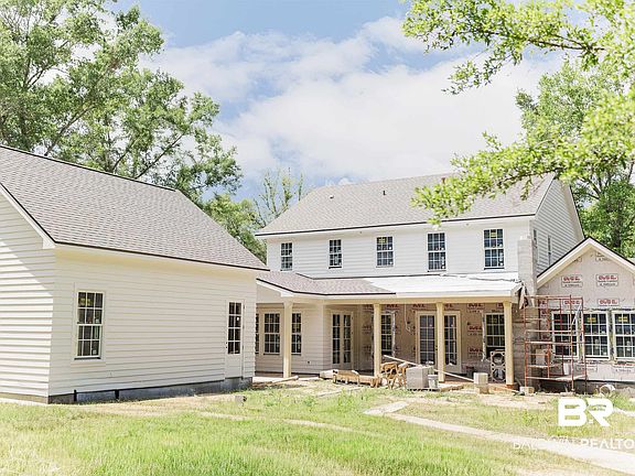 3rd image of 282 Mount Pleasant Blvd