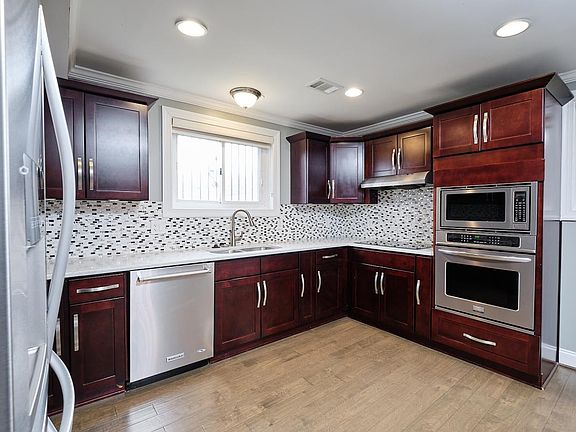 2nd image of 3216 Highwood Dr SE