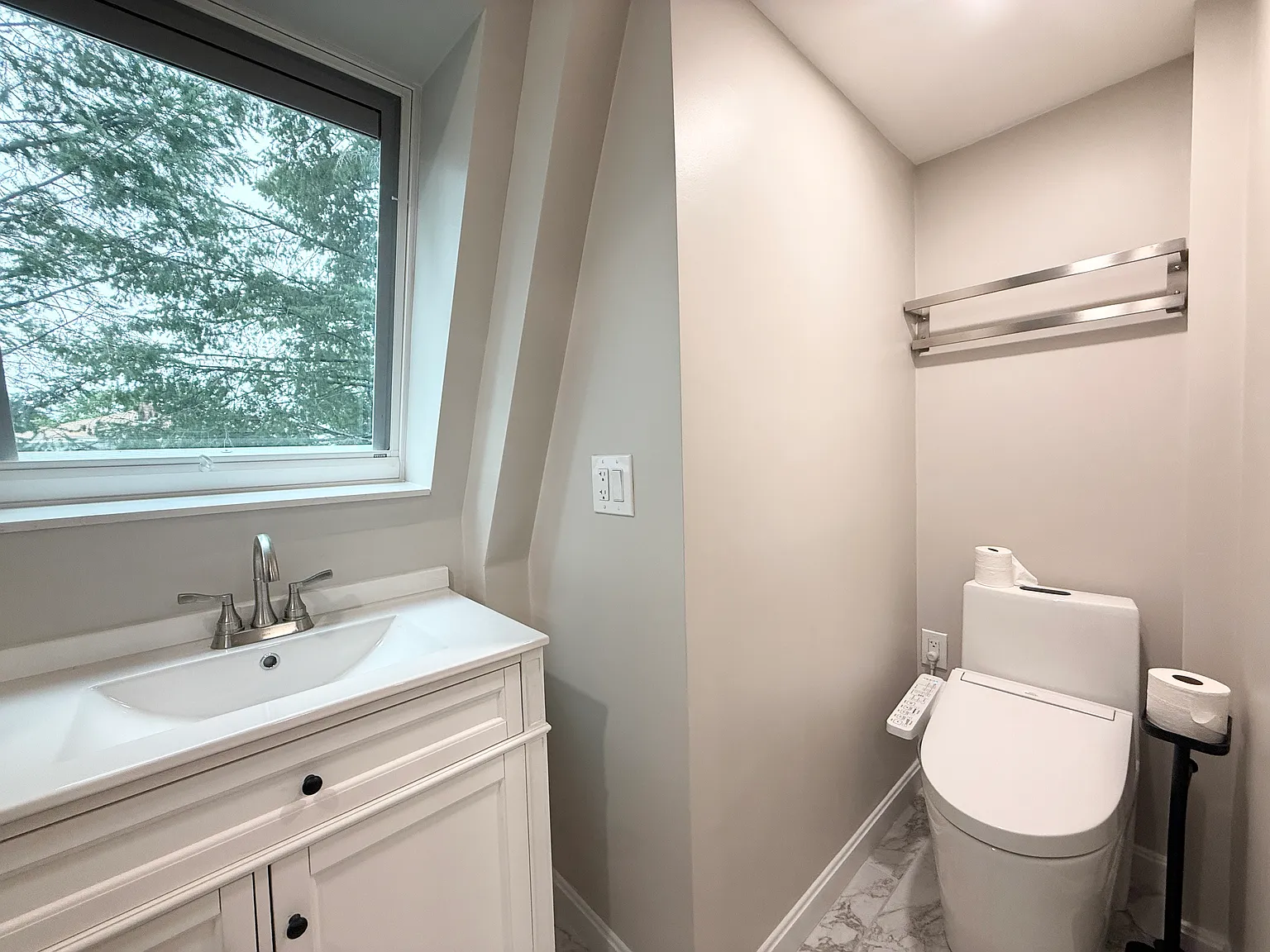 2 bed, 650 sqft, $2,800 — Photo 4