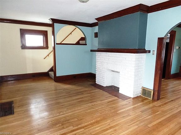 3rd image of 2054 Mars Ave