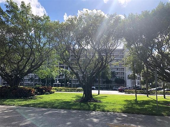 5th image of 3200 N Palm Aire Dr APT 205