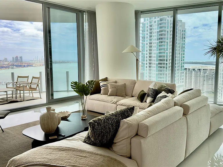 300 Biscayne Boulevard Way #2601E — Photo 2