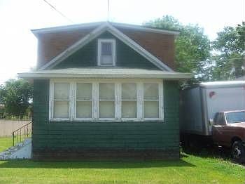 1st image of 903 Broadway Ave