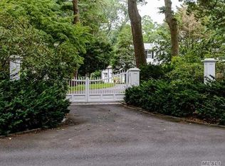 1892 Muttontown Rd, Syosset, NY 11791