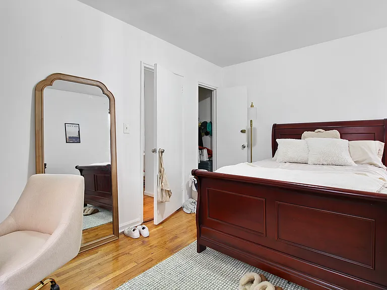 315 E 56th St #5F — Photo 6