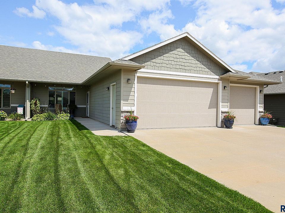 1st image of 3802 E Diablo Cir