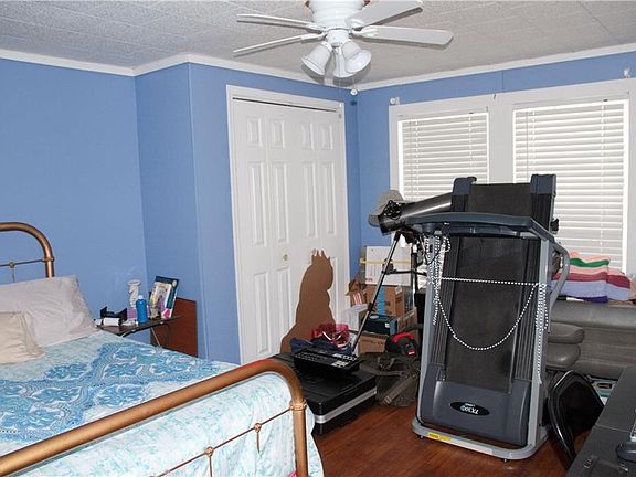 4th image of 309 Glenn St