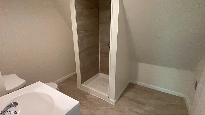 1 bed, 1.0 bath, $1,300 — Photo 2