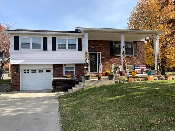 118 Stolze Dr, East Alton, IL 62024