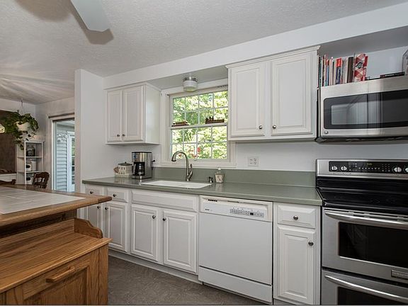 4th image of 2503 Victoria Pkwy
