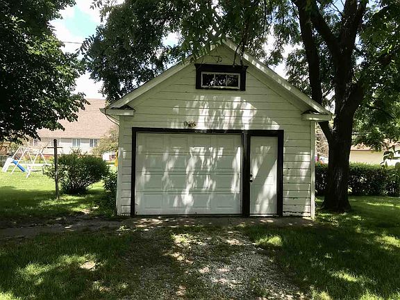 3rd image of 242 S Washington Ave
