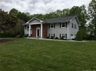 17 Cottontail Rd, Norwalk, CT 06854