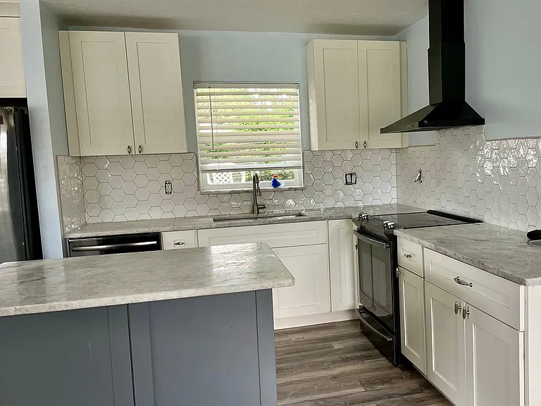2301 Cluster Ave — Photo 4