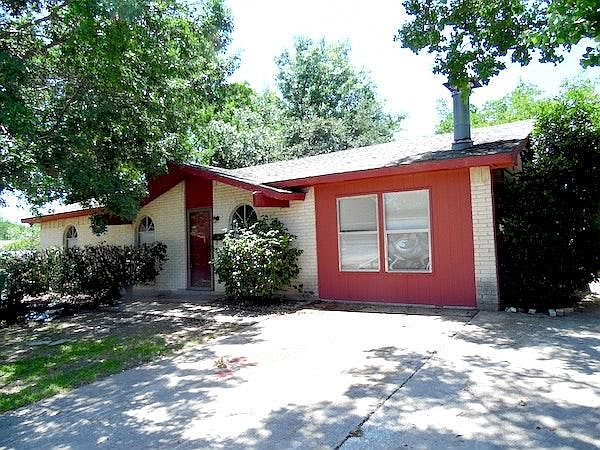 1st image of 3817 Newport Dr