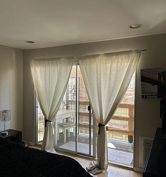 320 S Ardmore Ave — Photo 1