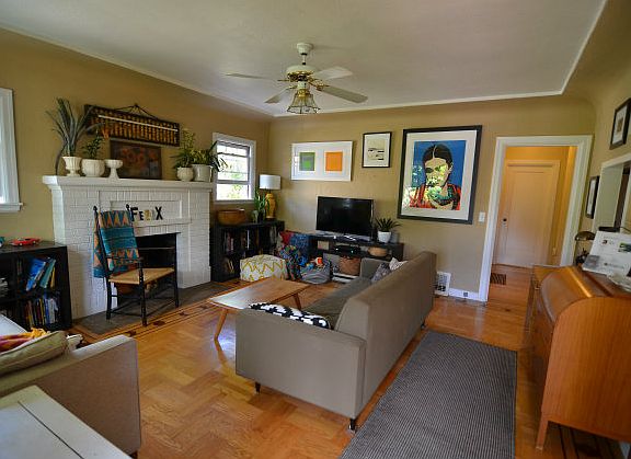 3rd image of 810 University Dr