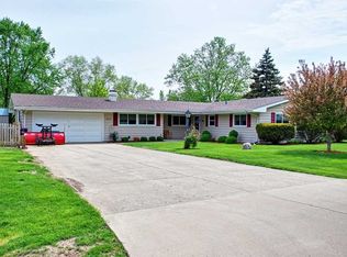 1015 Bruce Dr, Elgin, IL 60120