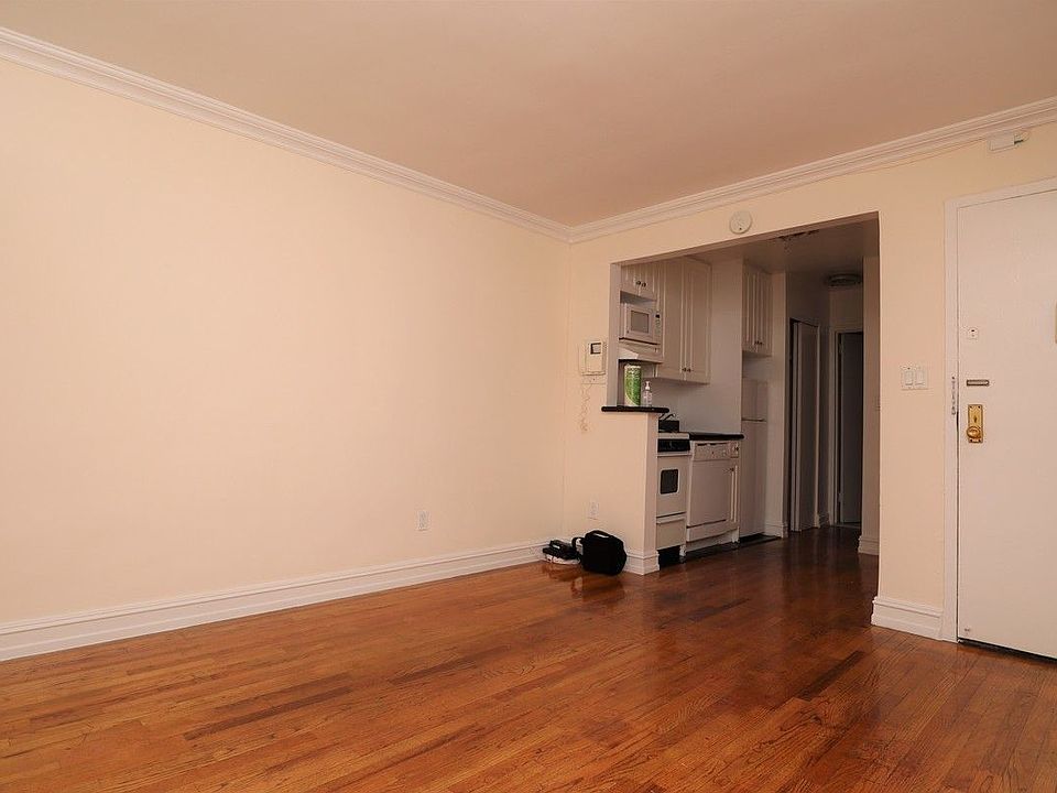 2nd image of 238 E 31st St #2G