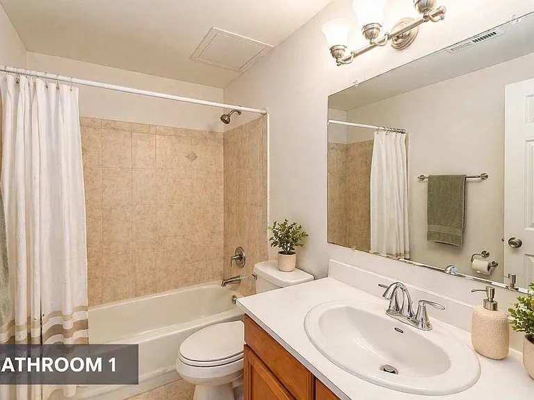 Brooke Court Apartments — Photo 12