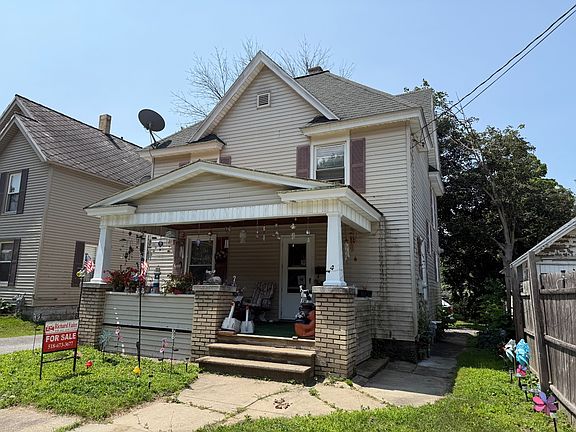 3rd image of 4 Pleasant St