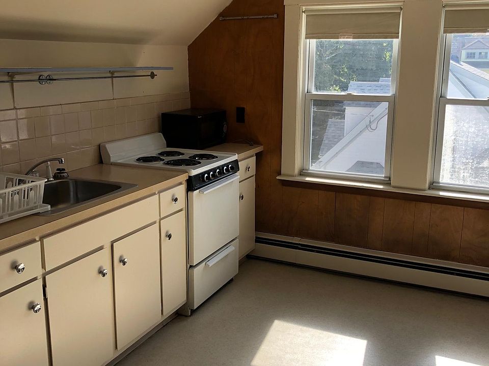 1st image of 11 S Walnut St #1
