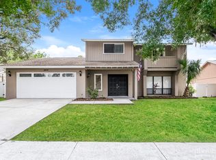 1422 Mistyglen Ln, Brandon, FL 33510