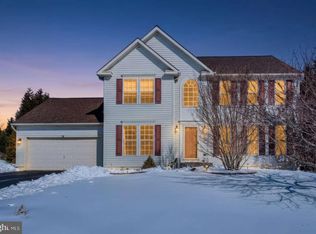 2040 Waterfall Dr, Hanover, PA 17331