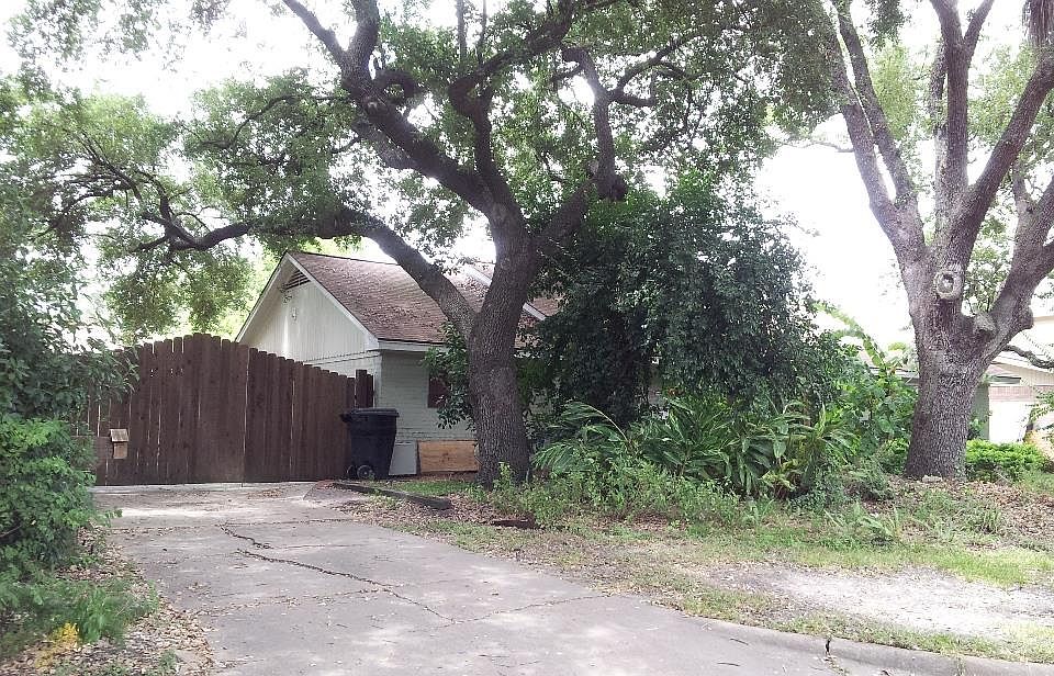 1st image of 4406 Woodvalley Dr