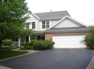 210 White Fence Ct, Vernon Hills, IL
