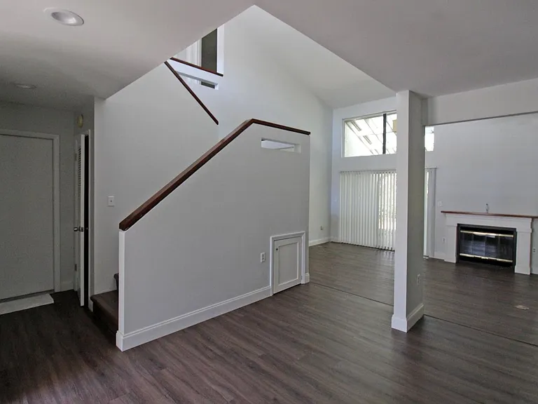 114 Gleneagles Dr — Photo 6