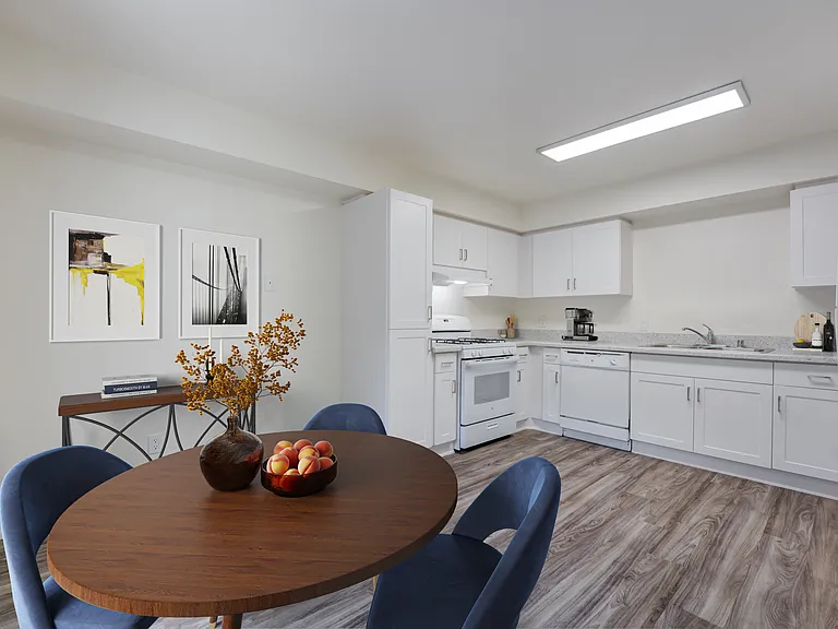 Howard Gilmore Terrace - Military Housing — Photo 12