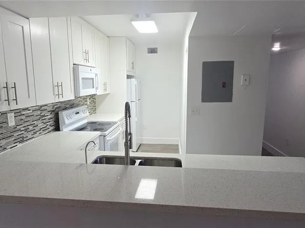 8540 SW 212th St APT 207, Cutler Bay, FL 33189