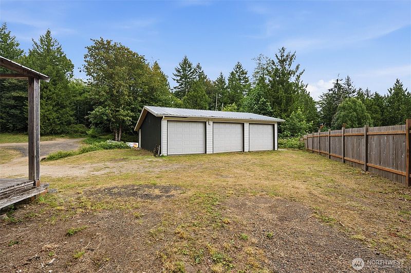 2nd image of 31571 Night Owl Avenue NE