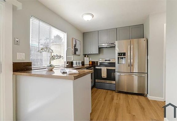 5th image of 1543 Desdemona Ct