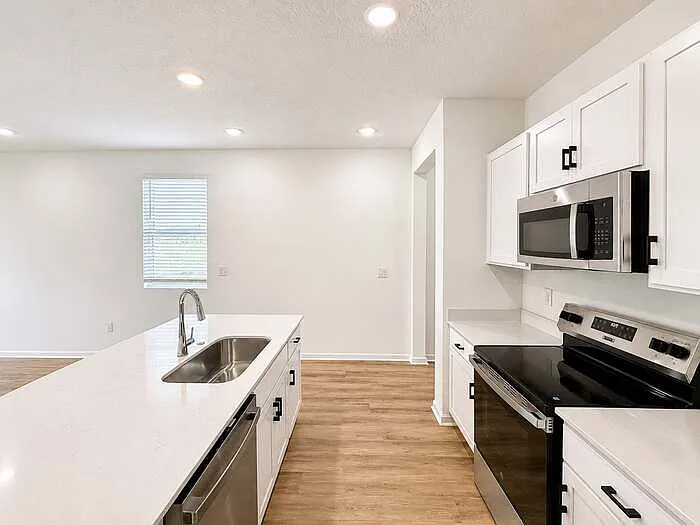 8672 Elmo Rd — Photo 7