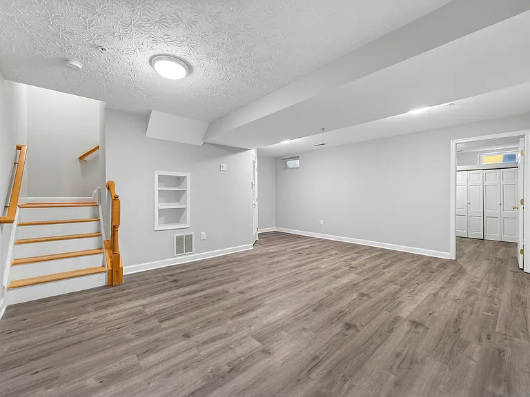 2716 Mapleview Ct — Photo 15
