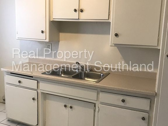 3rd image of 5521 Loveland St APT 5