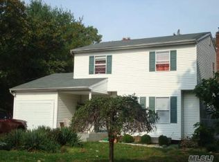 117 Glenmore Ave, Central Islip, NY 11722