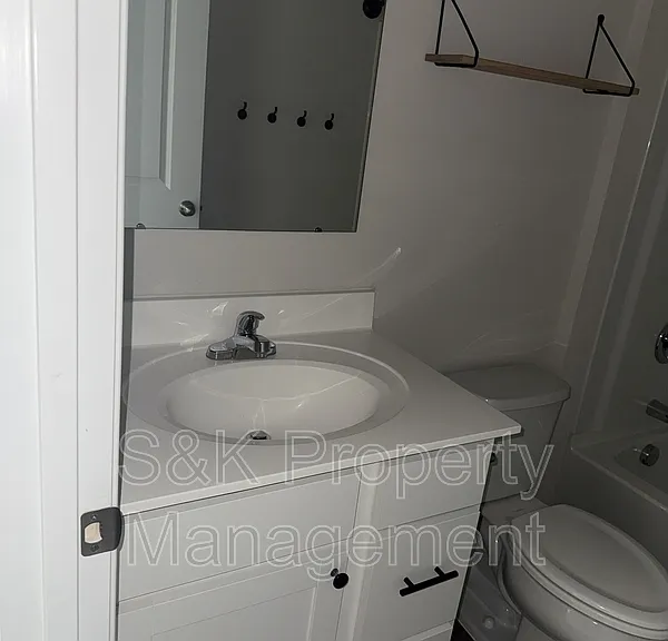 112 Overstreet Ct — Photo 9